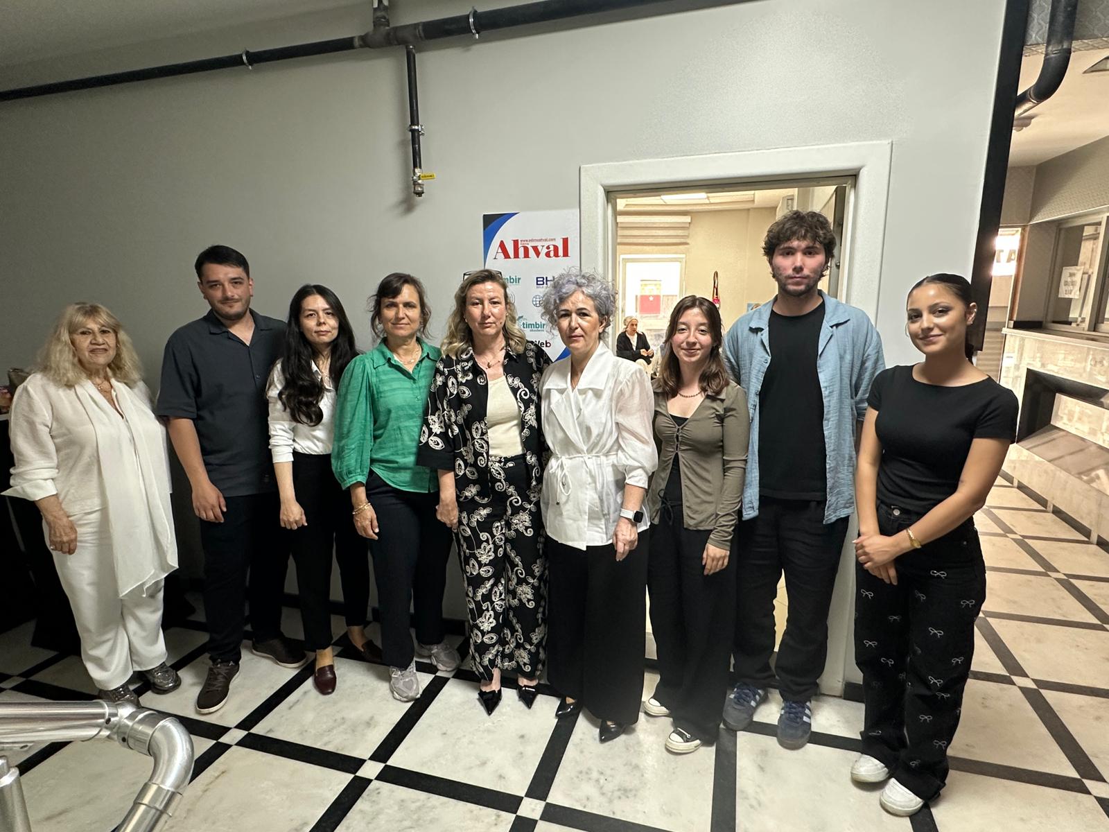Edirne’de ilkeli, doğru ve objektif habercilik anlayışıyla kentin nabzını tutan, yerel basının güçlü sesi edirneahval.com internet haber sitesi, yayın hayatındaki 10’uncu yılını gururla kutladı.